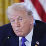 Trump mantiene su enigmático silencio sobre la posible utilización de la fuerza en Groenlandia: ¿Qué implica este "sin comentarios" para el futuro del conflicto?